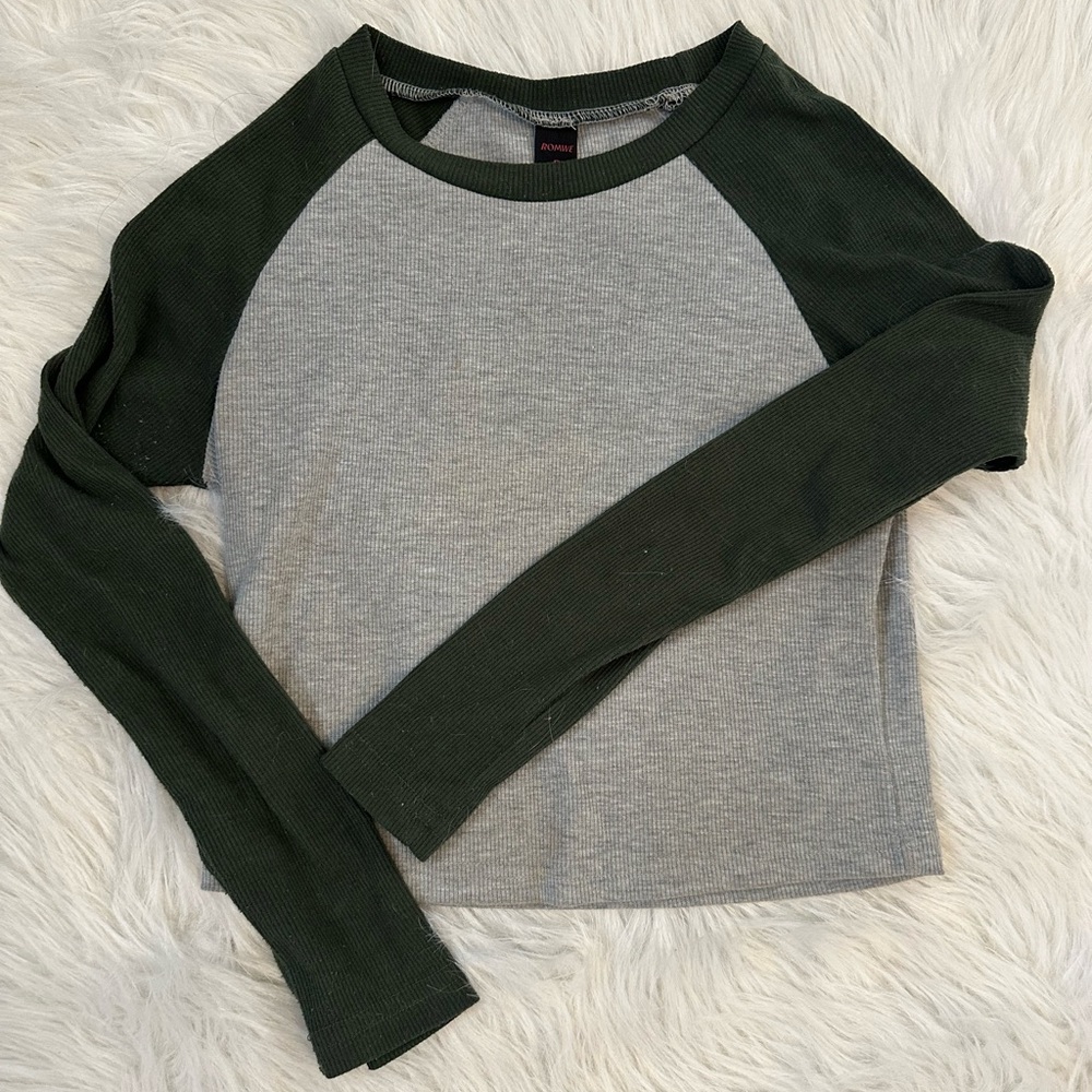 Women’s Romwe Gray & Green Ribbed Crop Top Longsleeve Size Small